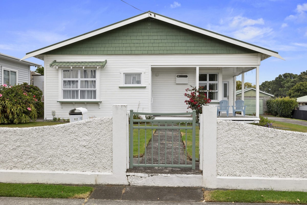 62 Record Street, Fitzroy, New Plymouth - Carousel 2