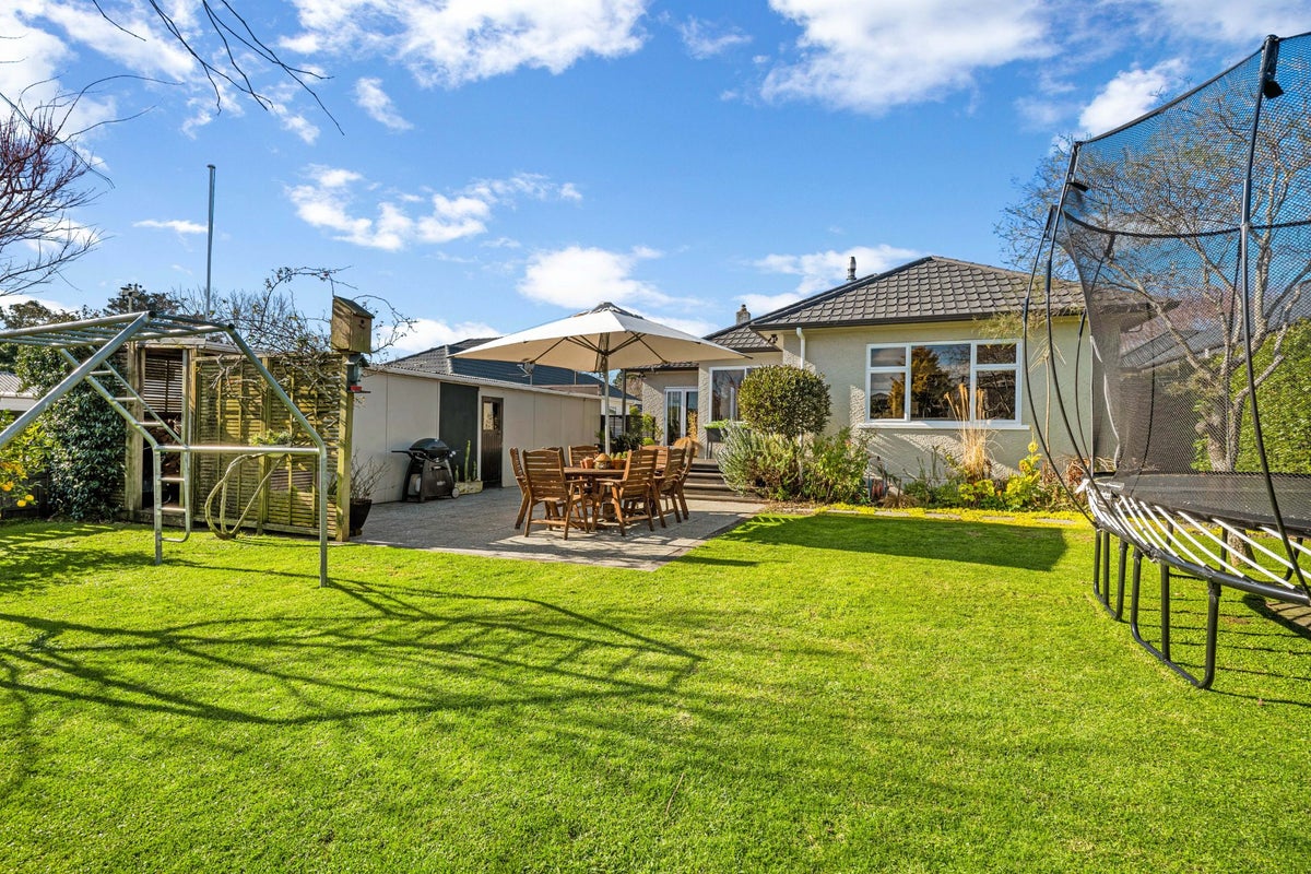 17 Turi Street, Welbourn, New Plymouth - Carousel 22