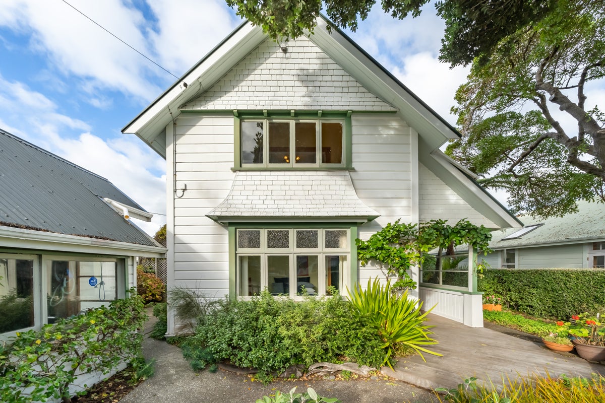 26 Patrick Street, Petone, Lower Hutt - Carousel 2