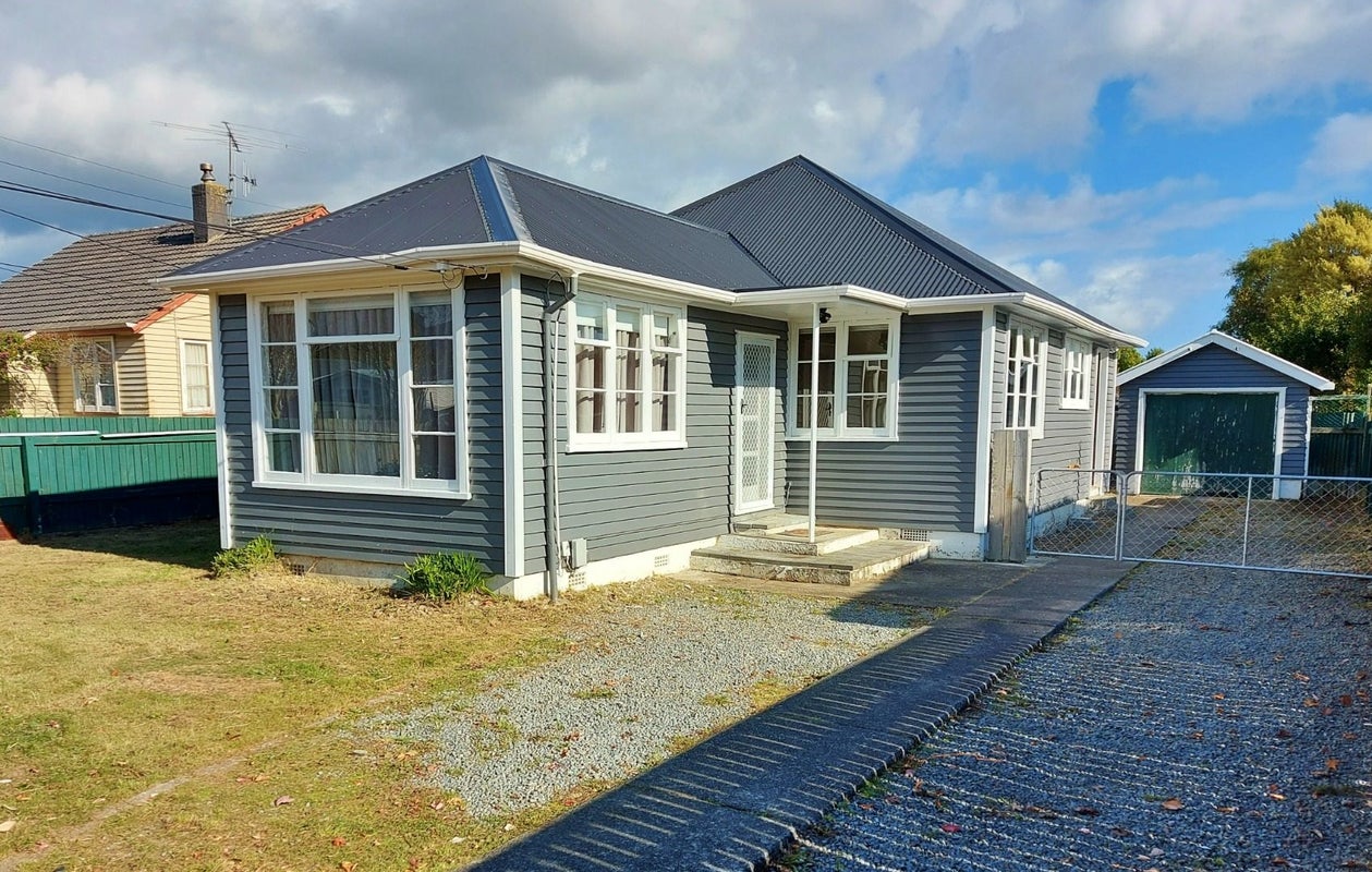 22 Bristol Street, Trentham, Upper Hutt - Carousel 1
