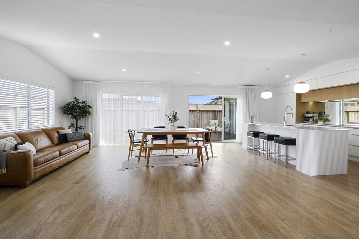 6A Truby King Street, Merrilands, New Plymouth - Carousel 1