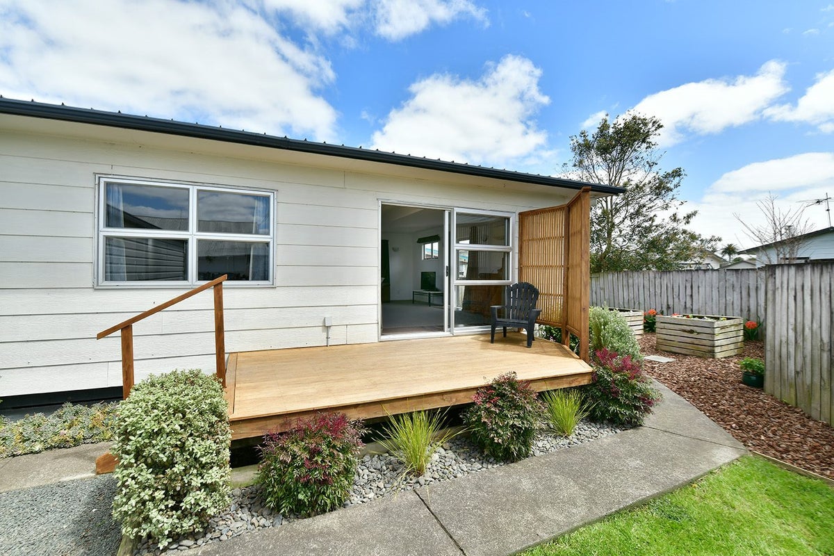 4B Parakai Avenue, Parakai, Helensville - Carousel 1