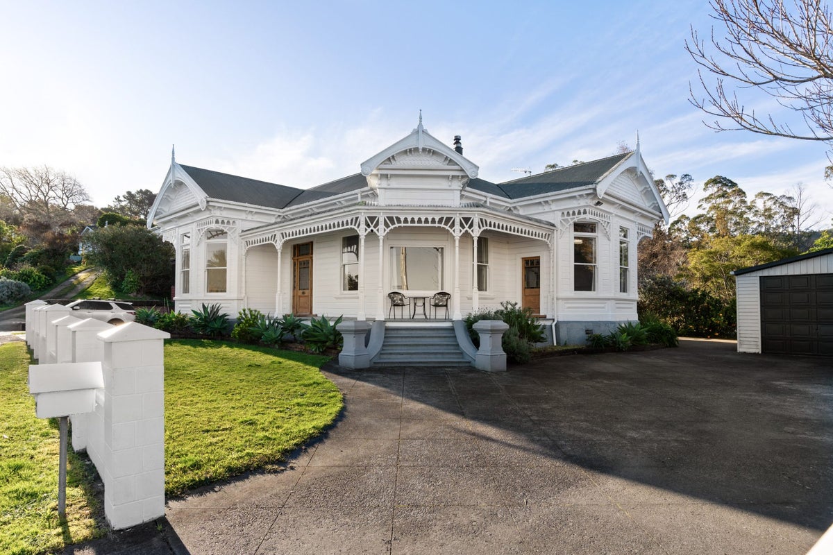 26 Hill Road, Whataupoko, Gisborne - Carousel 2
