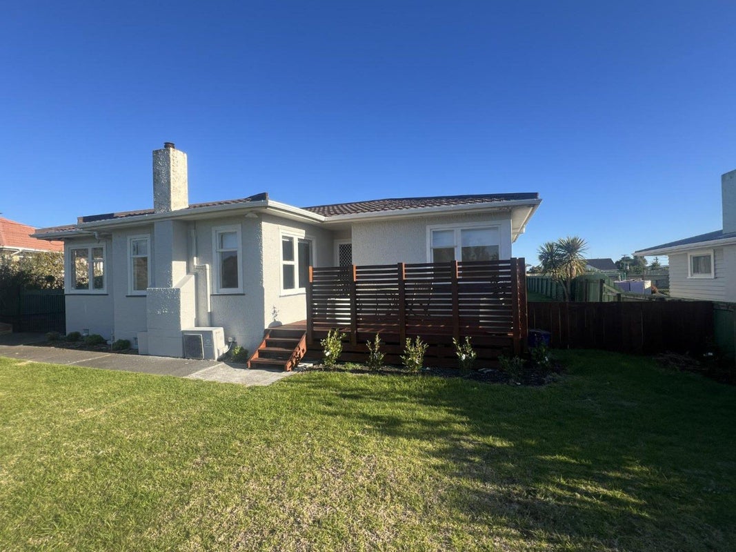 15 Laird Street, Castlecliff, Whanganui - Carousel 1