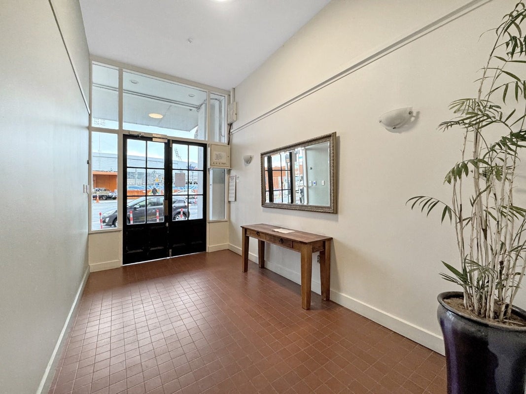 19/125 Thorndon Quay, Pipitea, Wellington - Carousel 2