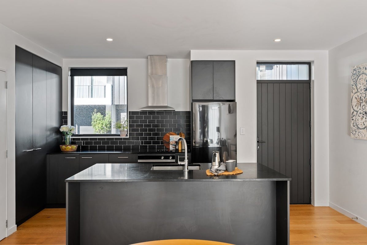 22 Rua Kai Way, Brooklyn, Wellington, Wellington - Carousel 2