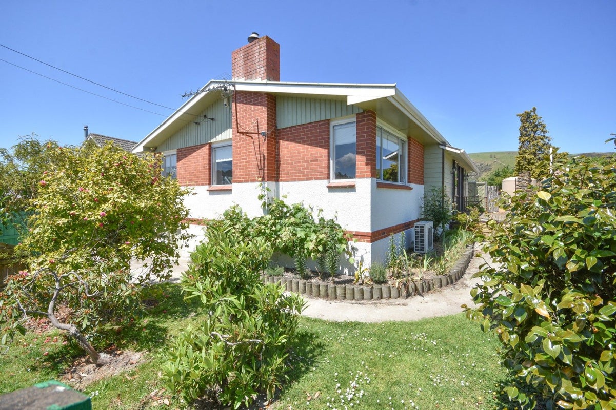 20 Snowdon Street, Allanton, Mosgiel - Carousel 2