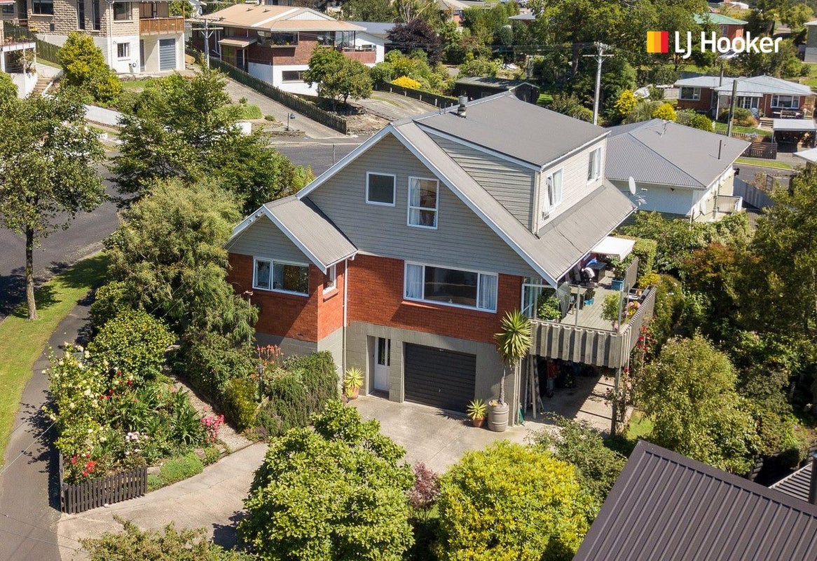 28 Elwyn Crescent, Green Island, Dunedin - Carousel 2