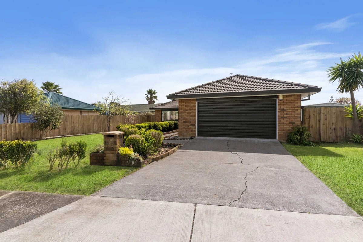 73 Burswood Drive, Burswood, Auckland - Carousel 1