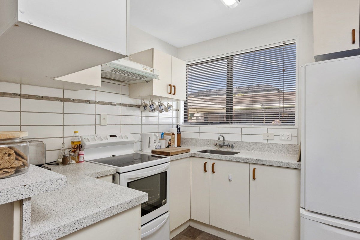 3/15 Goldsmith Place, Waltham, Christchurch - Carousel 1