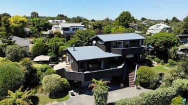 27 Chesham Avenue, Waipahihi, Taupo - Carousel 1