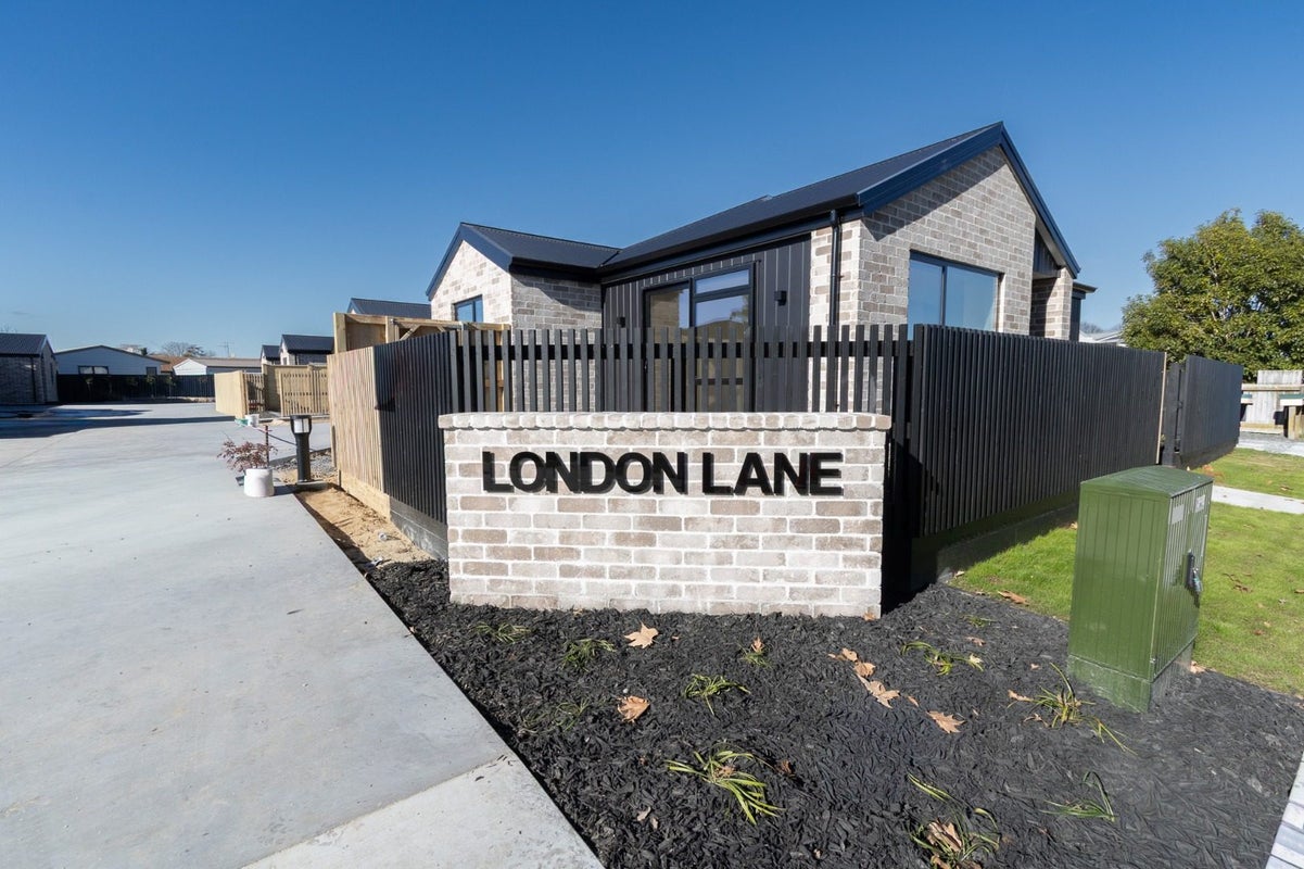 2 Landon Lane, Horsham Downs, Hamilton - Carousel 2