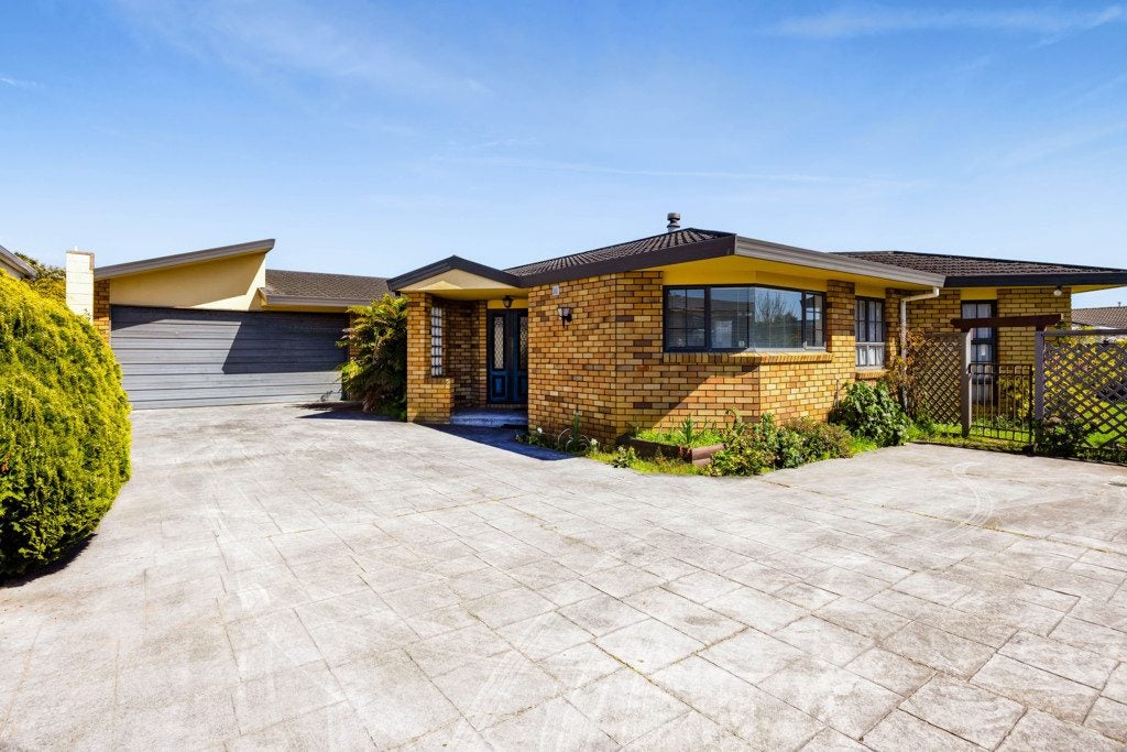 10A Waiwera Place, Merrilands, New Plymouth - Carousel 1