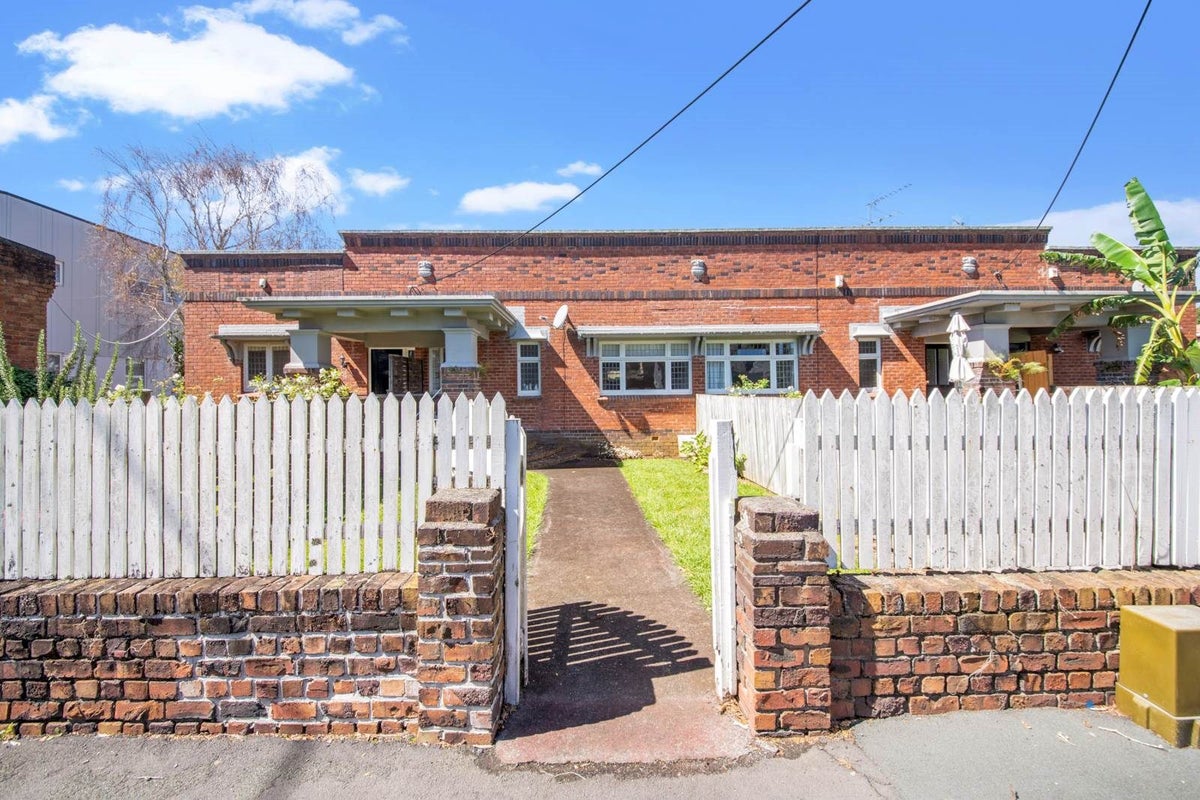 284 Manukau Road, Epsom, Auckland - Carousel 1