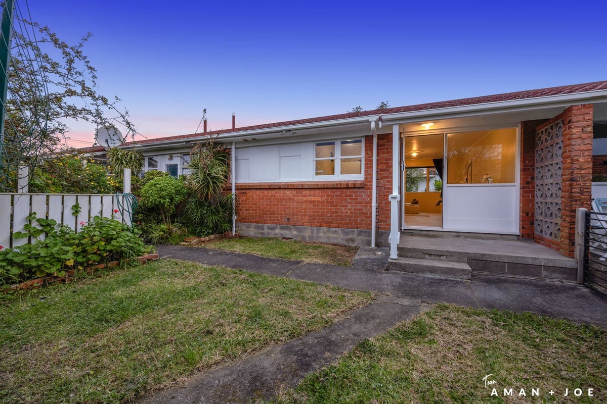 3/114 Lynwood Road, New Lynn, Auckland - Carousel 1