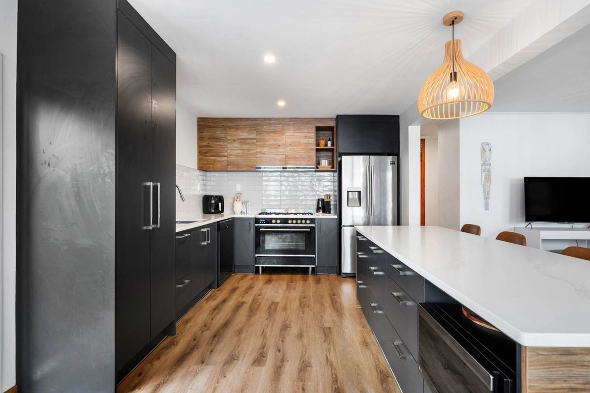 3 Rambler Crescent, Beach Haven, Auckland - Carousel 2