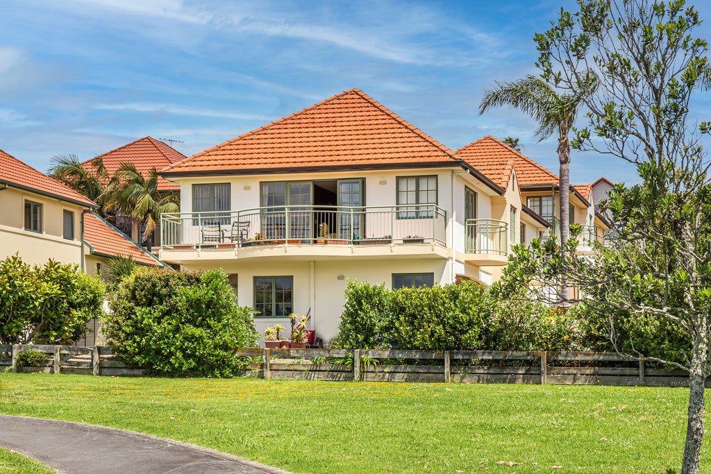 26 Parkwood Crescent, Gulf Harbour, Whangaparaoa - Carousel 1