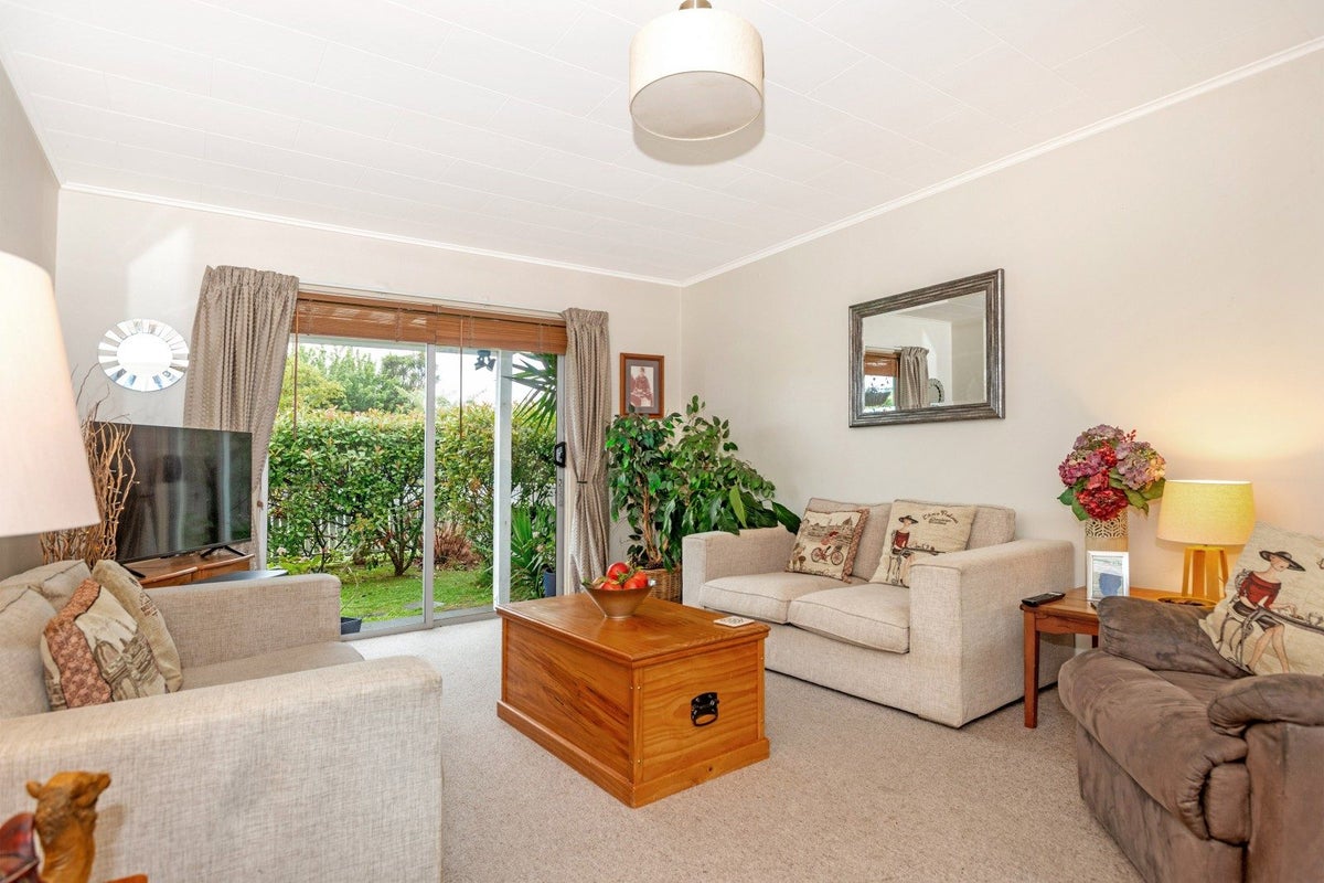 100 Fox Street, Whataupoko, Gisborne - Carousel 2