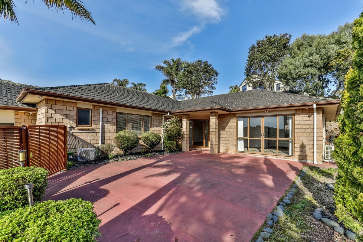 41 Mt Lebanon Crescent, The Gardens, Auckland - Carousel 2