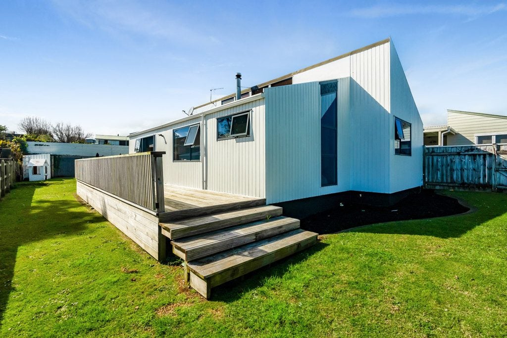 24 Gardenia Avenue, Bell Block, New Plymouth - Carousel 1