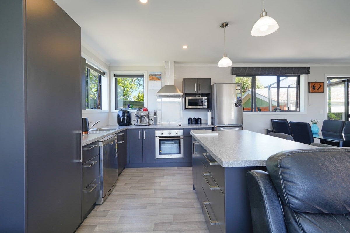 13 Kelso Place, Strathern, Invercargill - Carousel 2