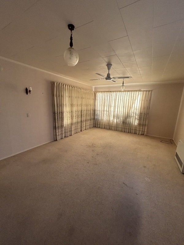 38 Chedworth Avenue, Chedworth, Hamilton - Carousel 2