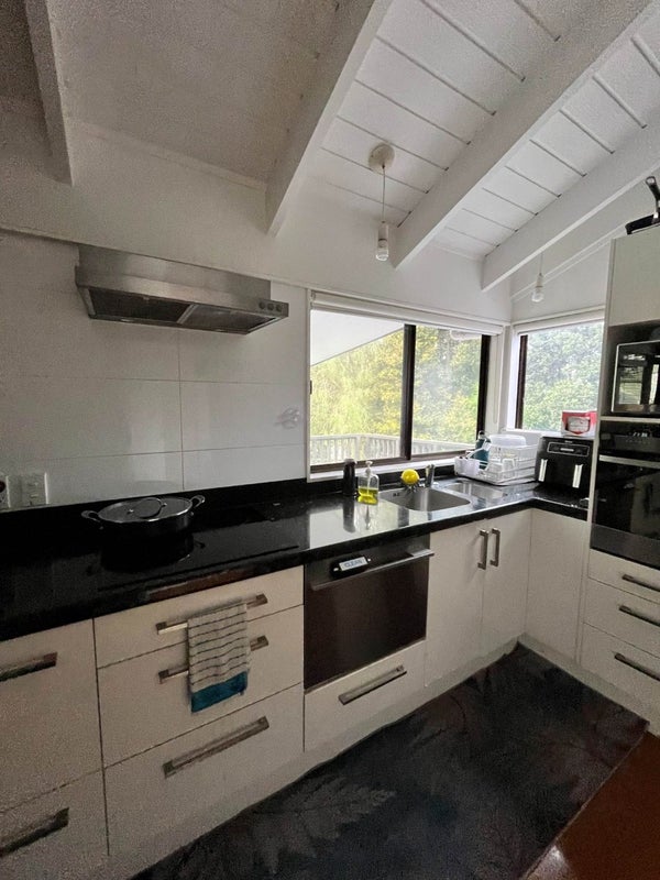 1A Mayfair Crescent, Mairangi Bay, Auckland - Carousel 2