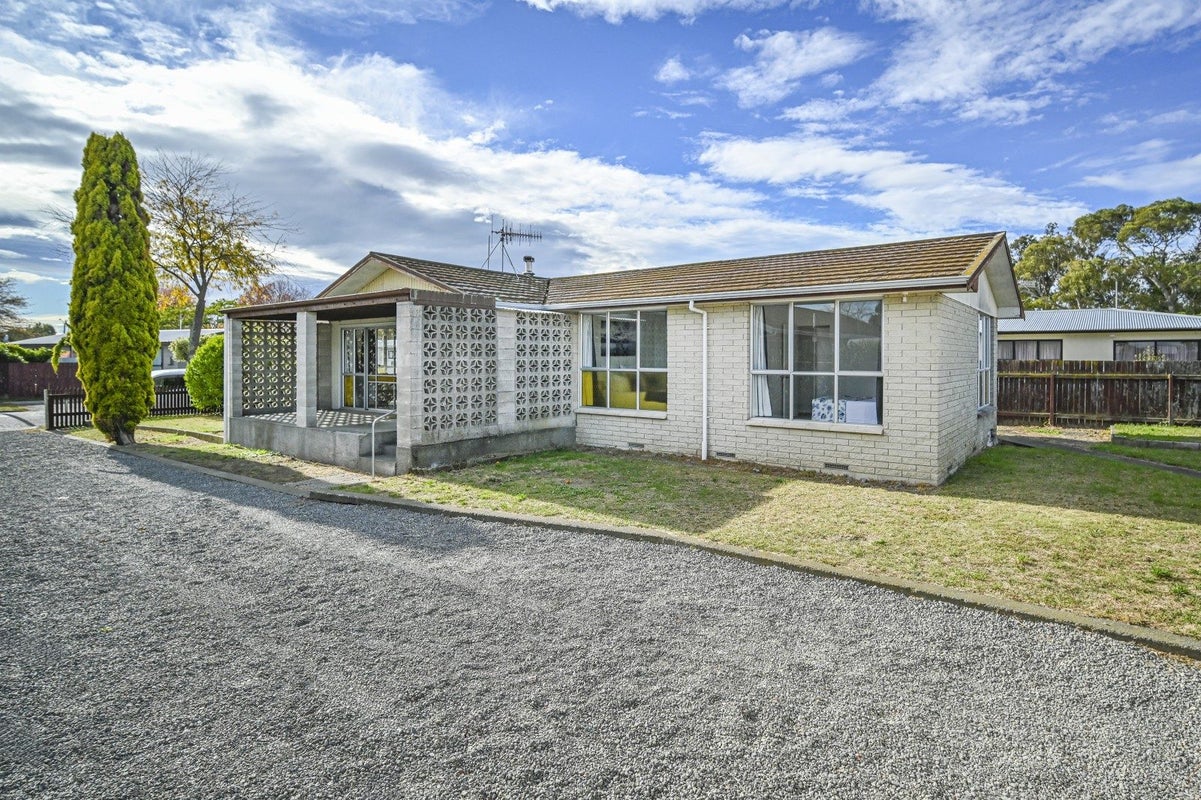 11 Columbus Crescent, Flaxmere, Hastings - Carousel 1