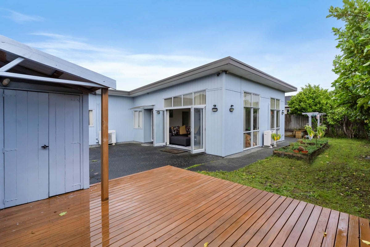 32A Miro Street, New Lynn, Auckland - Carousel 1