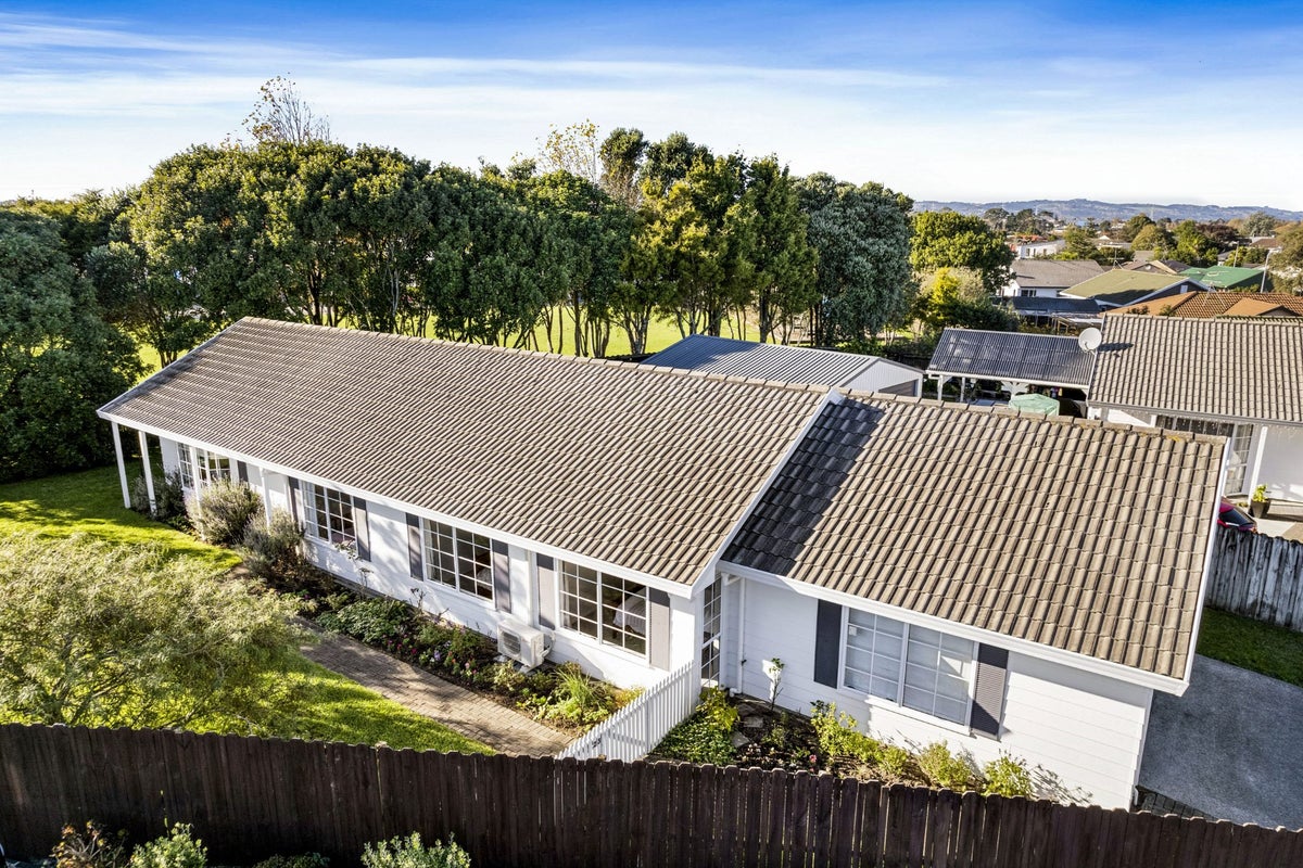 23 Randwick Place, Randwick Park, Auckland - Carousel 1