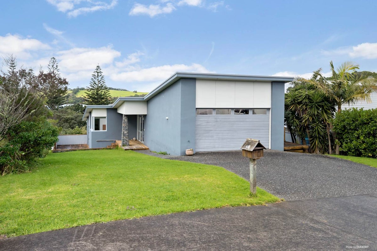 10 Double Bay Place, Army Bay, Whangaparaoa - Carousel 1