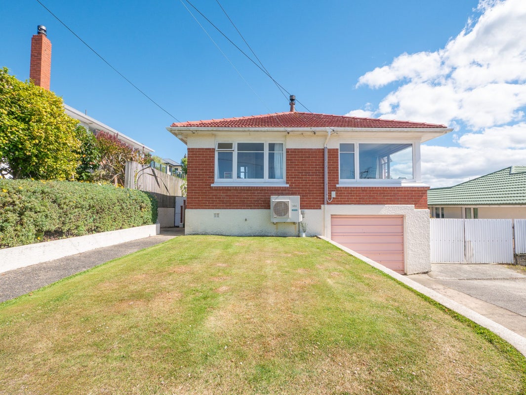 138 Easther Crescent, Kew, Dunedin - Carousel 1