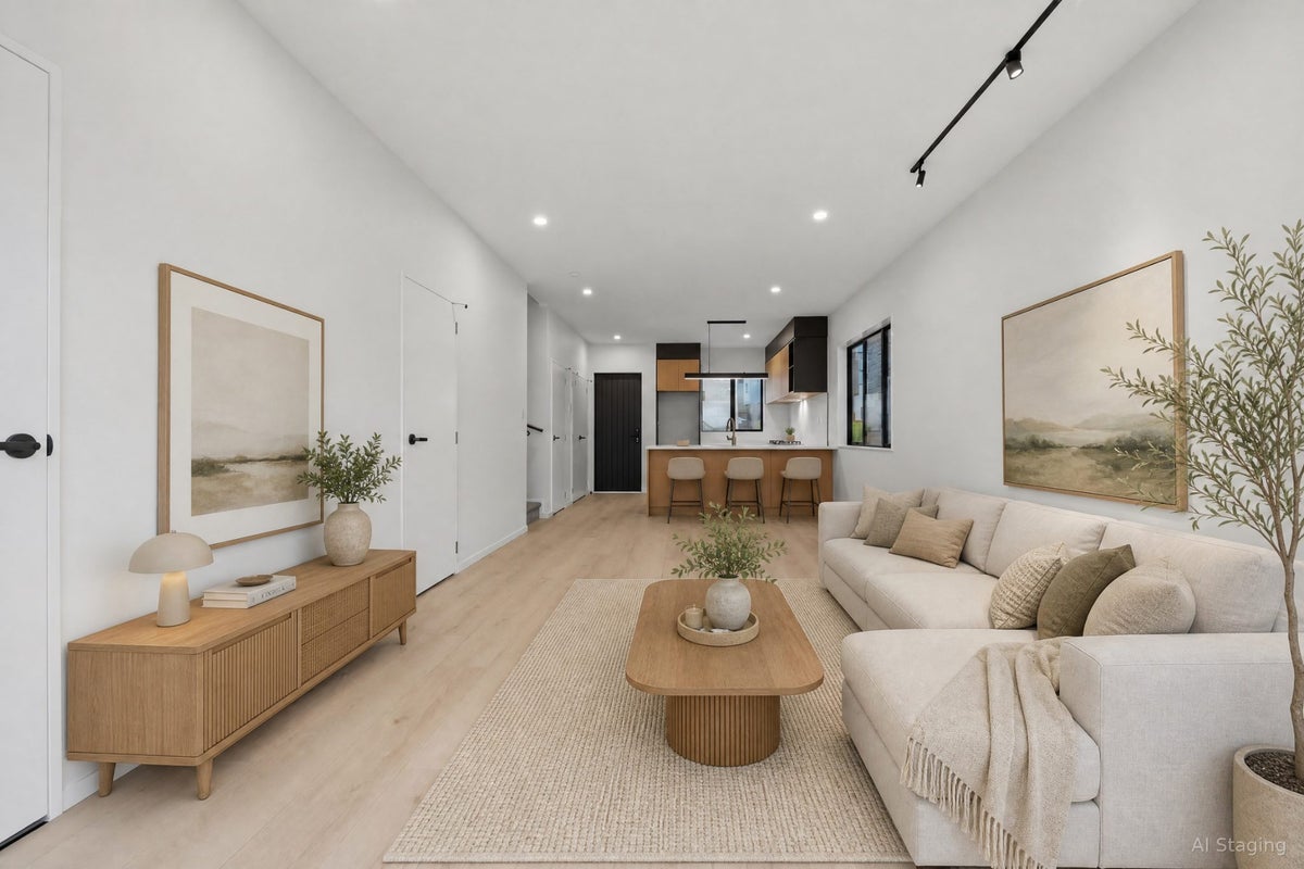 642 Tarapuka Road, Westgate, Auckland - Carousel 1