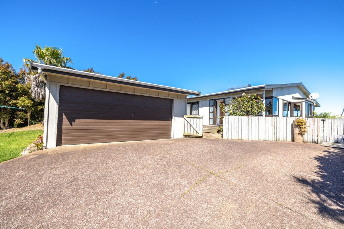 43 Junction Road, Oneroa, Waiheke Island - Carousel 2
