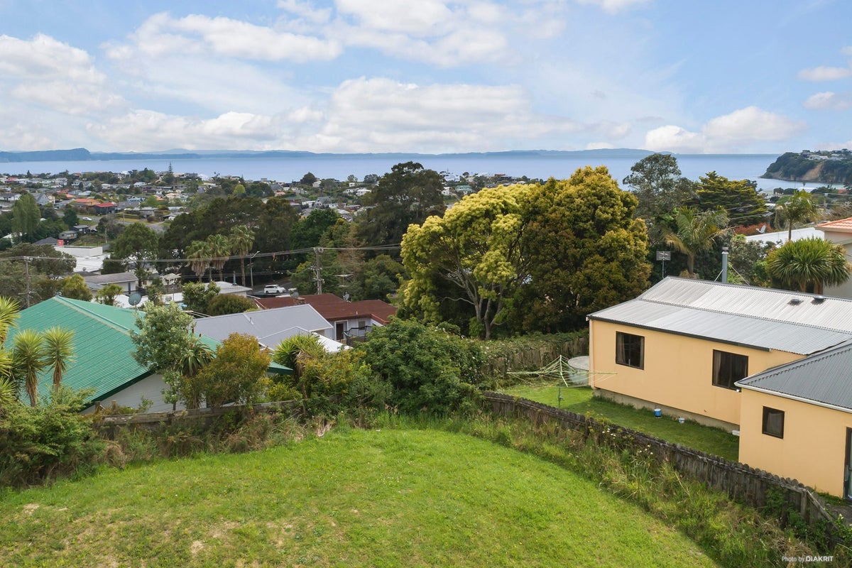 17 Whenuateitei Crescent, Stanmore Bay, Whangaparaoa - Carousel 6