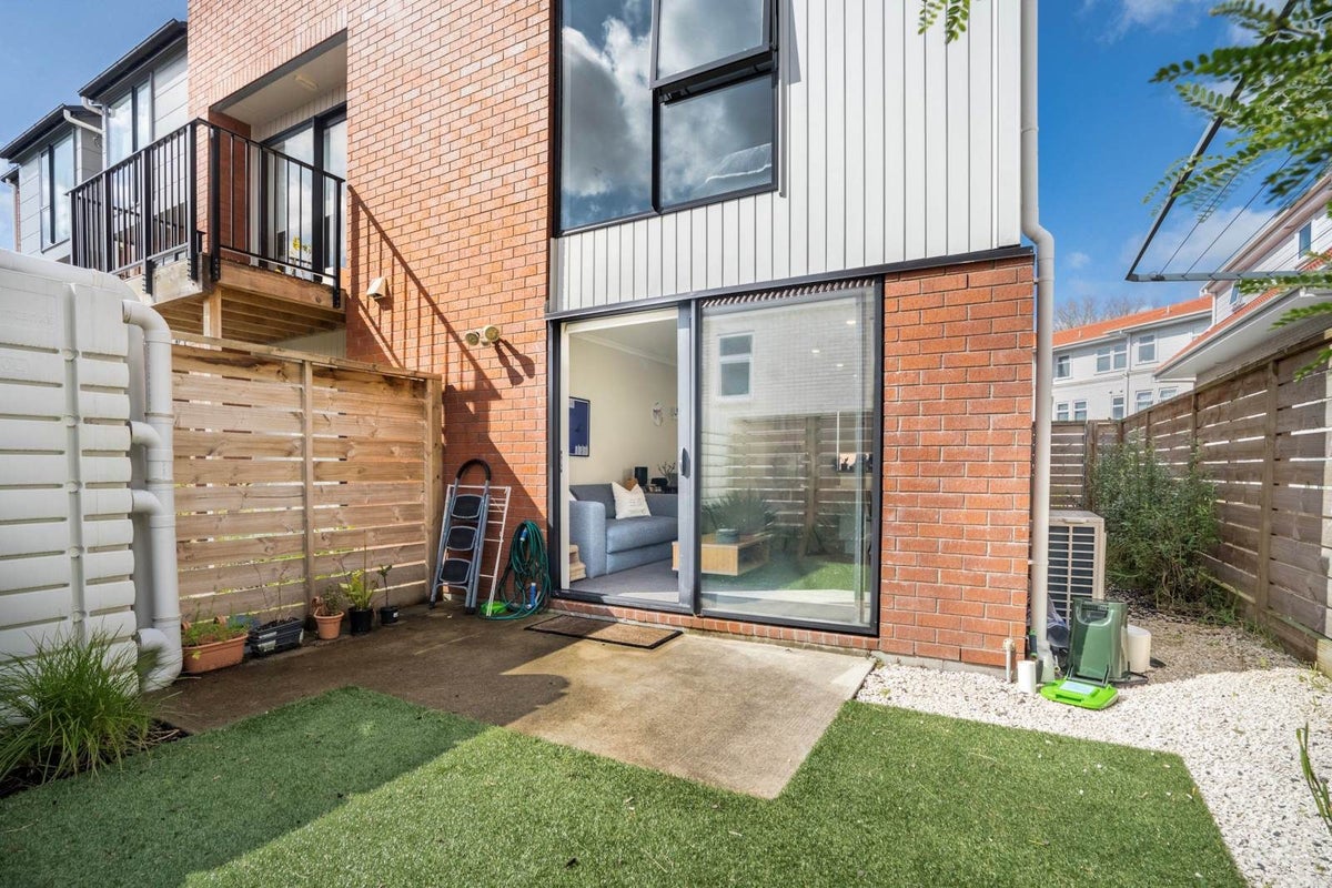 12/1797 Great North Road, Avondale, Auckland - Carousel 1