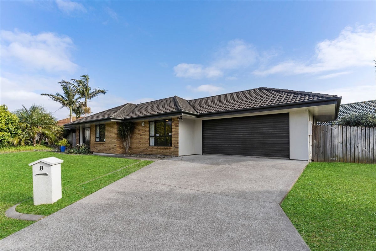 8 Frank Bunce Grove, Flat Bush, Auckland - Carousel 1