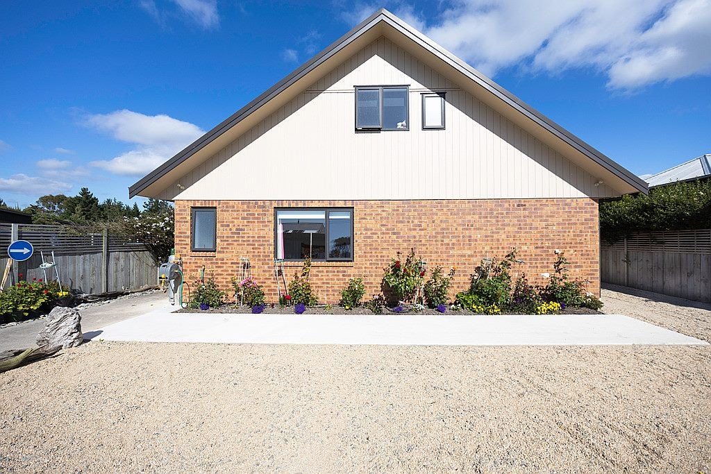 43 Cobblestone Road, Kakanui - Carousel 14