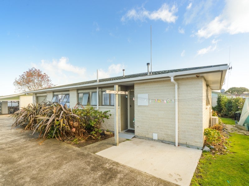 10 Bethel Court, Milson, Palmerston North - Carousel 12