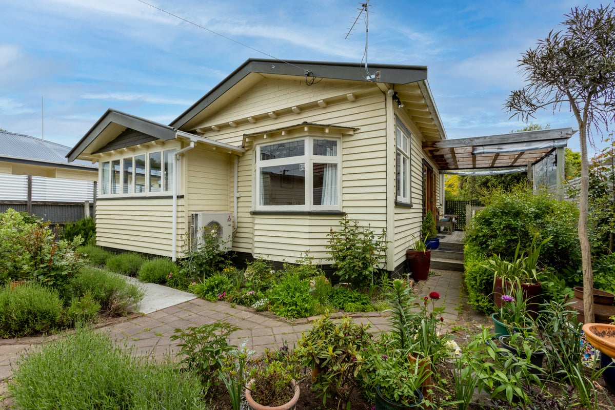16 Pinewood Avenue, North New Brighton, Christchurch - Carousel 1
