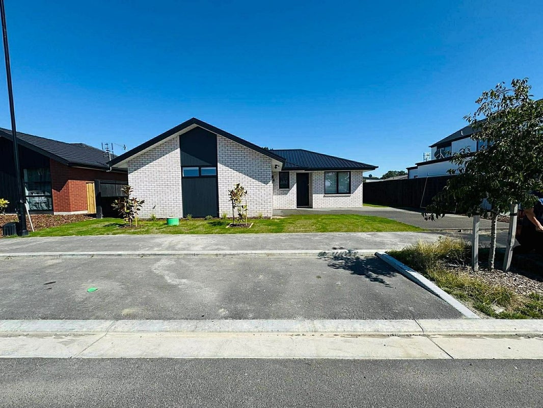 17 Akoranga Place, Hornby, Christchurch - Carousel 1