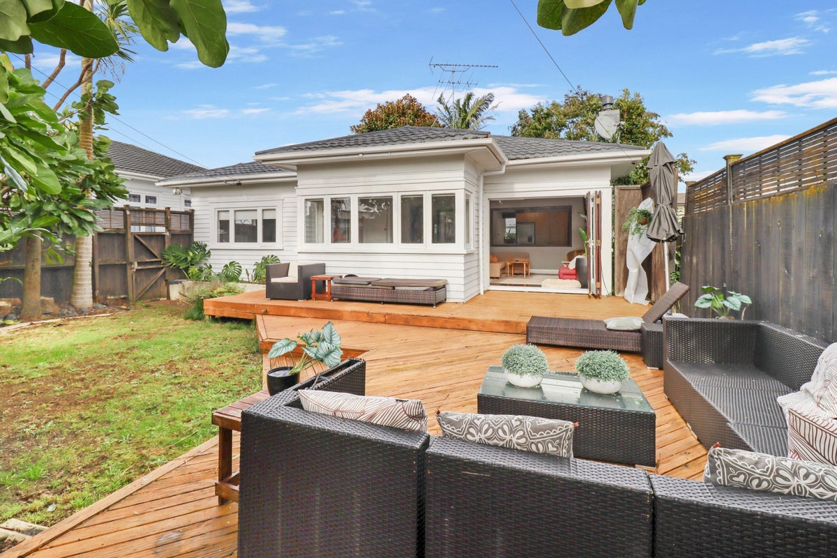 31 Boyd Avenue, Royal Oak, Auckland - Carousel 1