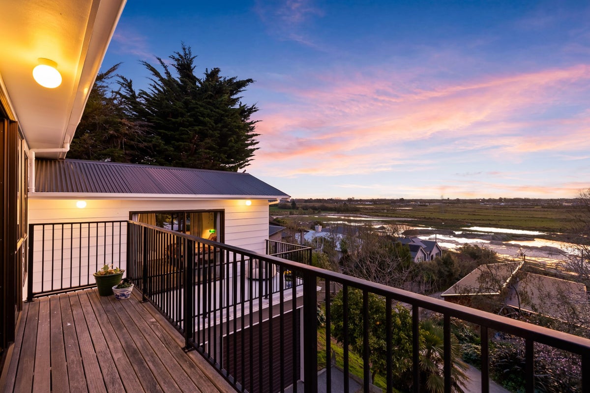 433 Cashmere Road, Westmorland, Christchurch - Carousel 24