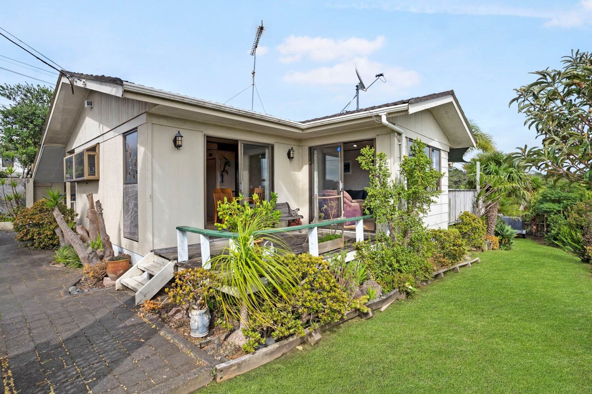 162 Verbena Road, Birkdale, Auckland - Carousel 1