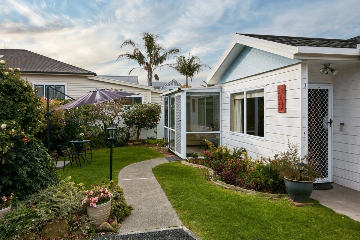 25B Stout Street, Whataupoko, Gisborne - Carousel 2