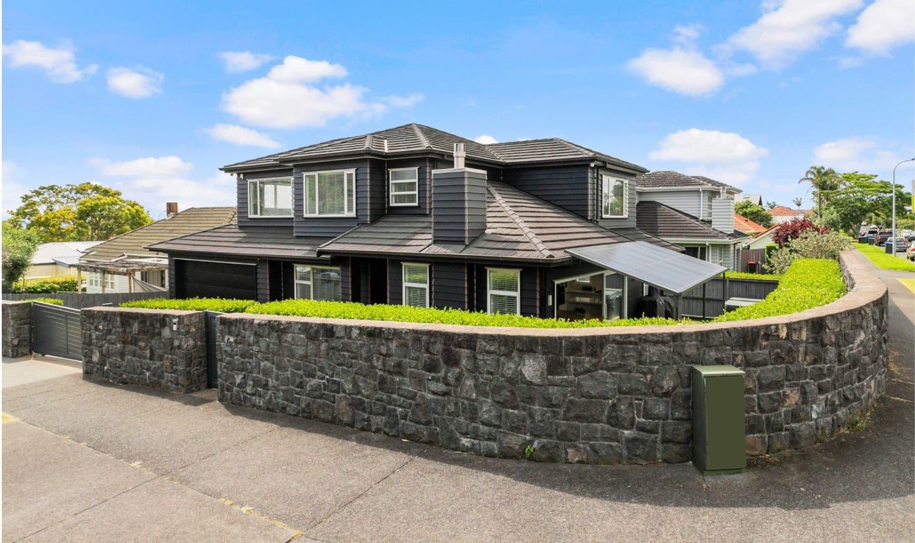 8 Grace Street, Orakei, Auckland - Carousel 1