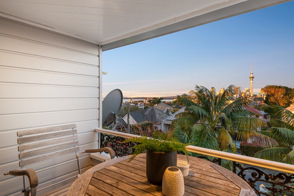 12 Arthur Street, Freemans Bay, Auckland - Carousel 2