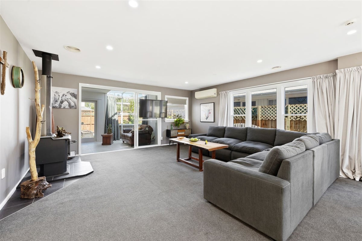 9 Westburn Terrace, Burnside, Christchurch - Carousel 2