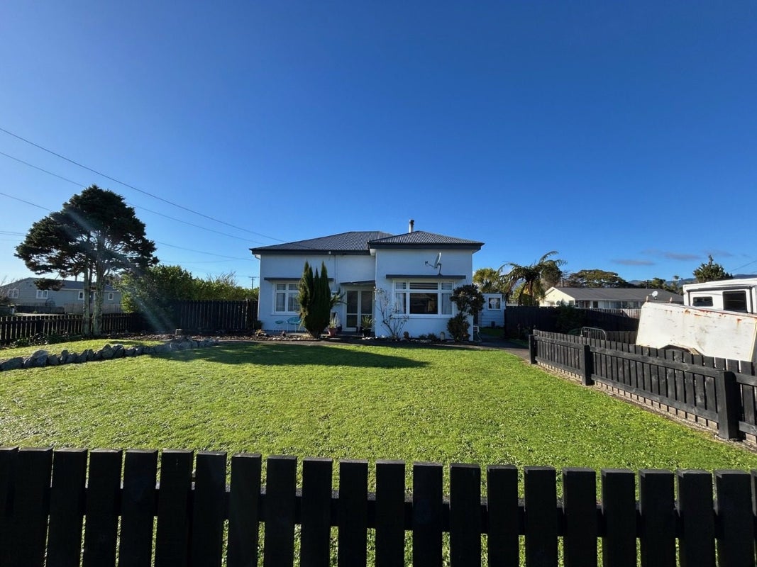 47 Peel Street, Westport, Westport - Carousel 1