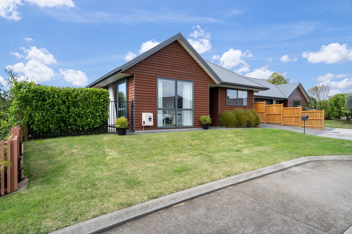 11 Clifford Close, Leamington, Cambridge - Carousel 1